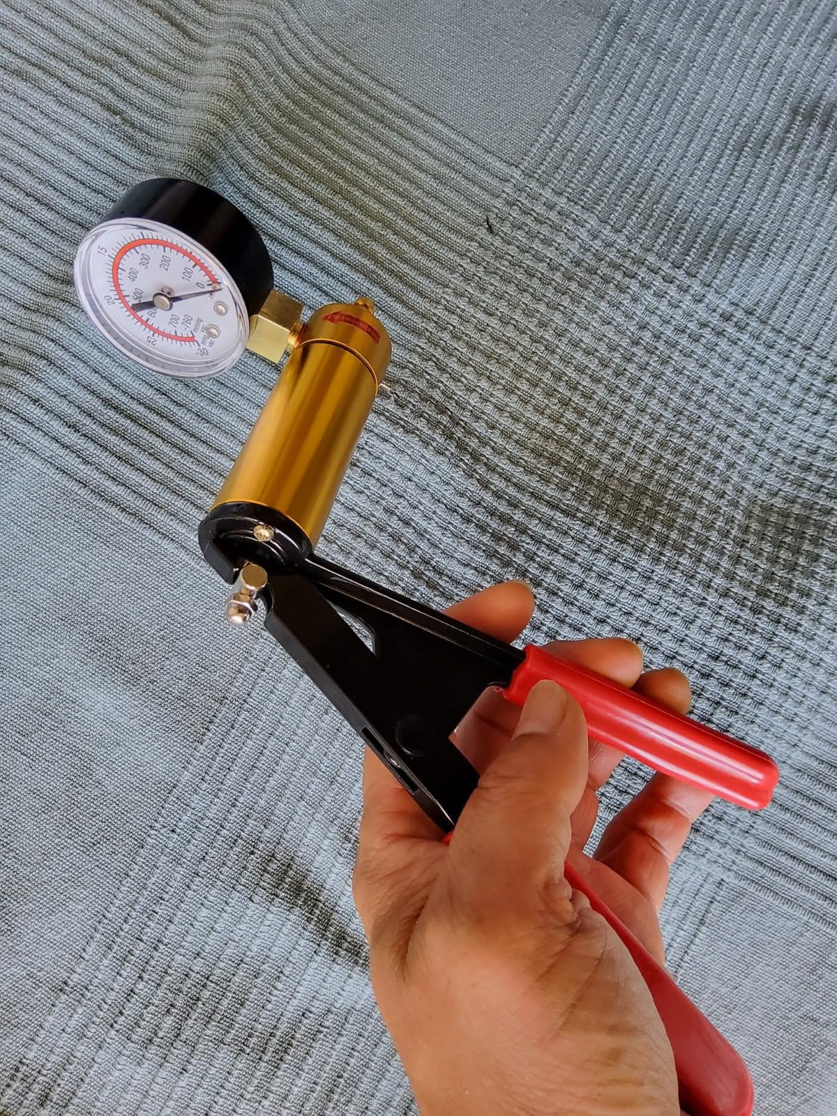 Brake Bleeder Kit with Hand Held Vacuum Pump and Adapters, with Vacuum Brake Bleeder Pump Pressure Gauge for Automotive Car Motorbike(red) customer photo 2