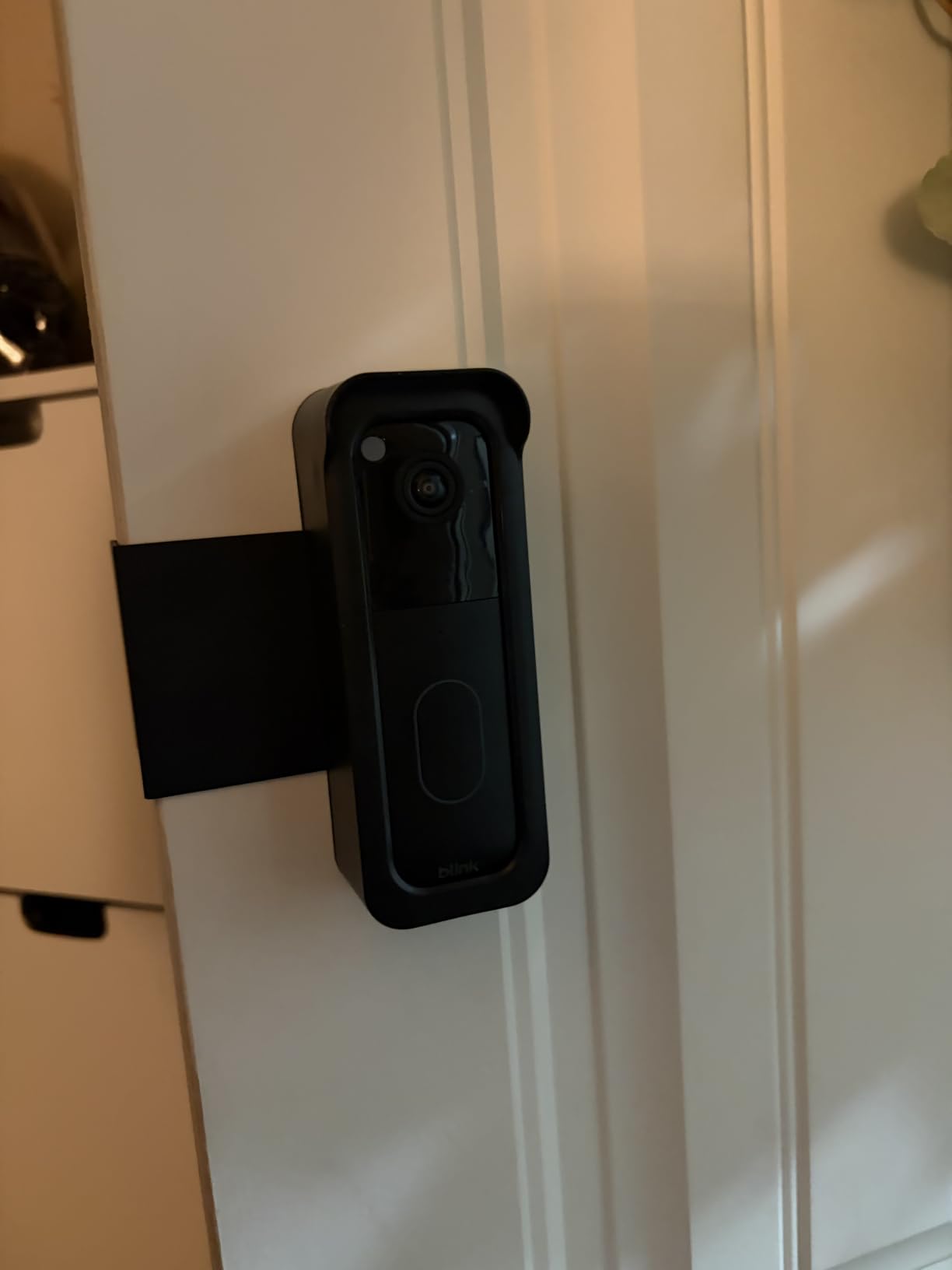 Blink Video Doorbell – Head-to-toe HD view, two-year battery life, and simple setup. Sync Module Core included – System (White) customer photo 2