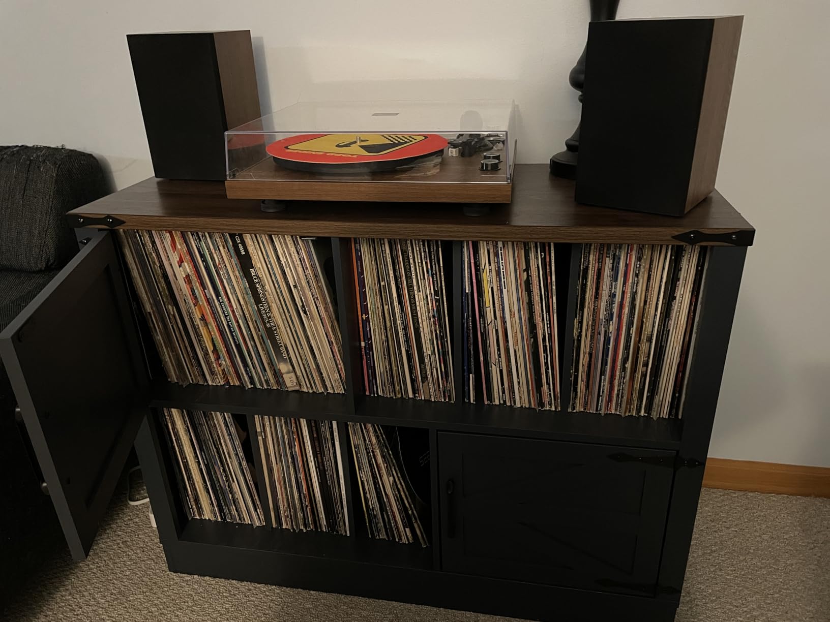 Joaxswe Large Record Player Stand with Vinyl Storage Up to 450 Albums, 39 Inch Farmhouse Wood Navy Blue Vinyl Records Storage Cabinet with Barn Doors, Mid-Century Turntable Stand for Living Room customer photo 1