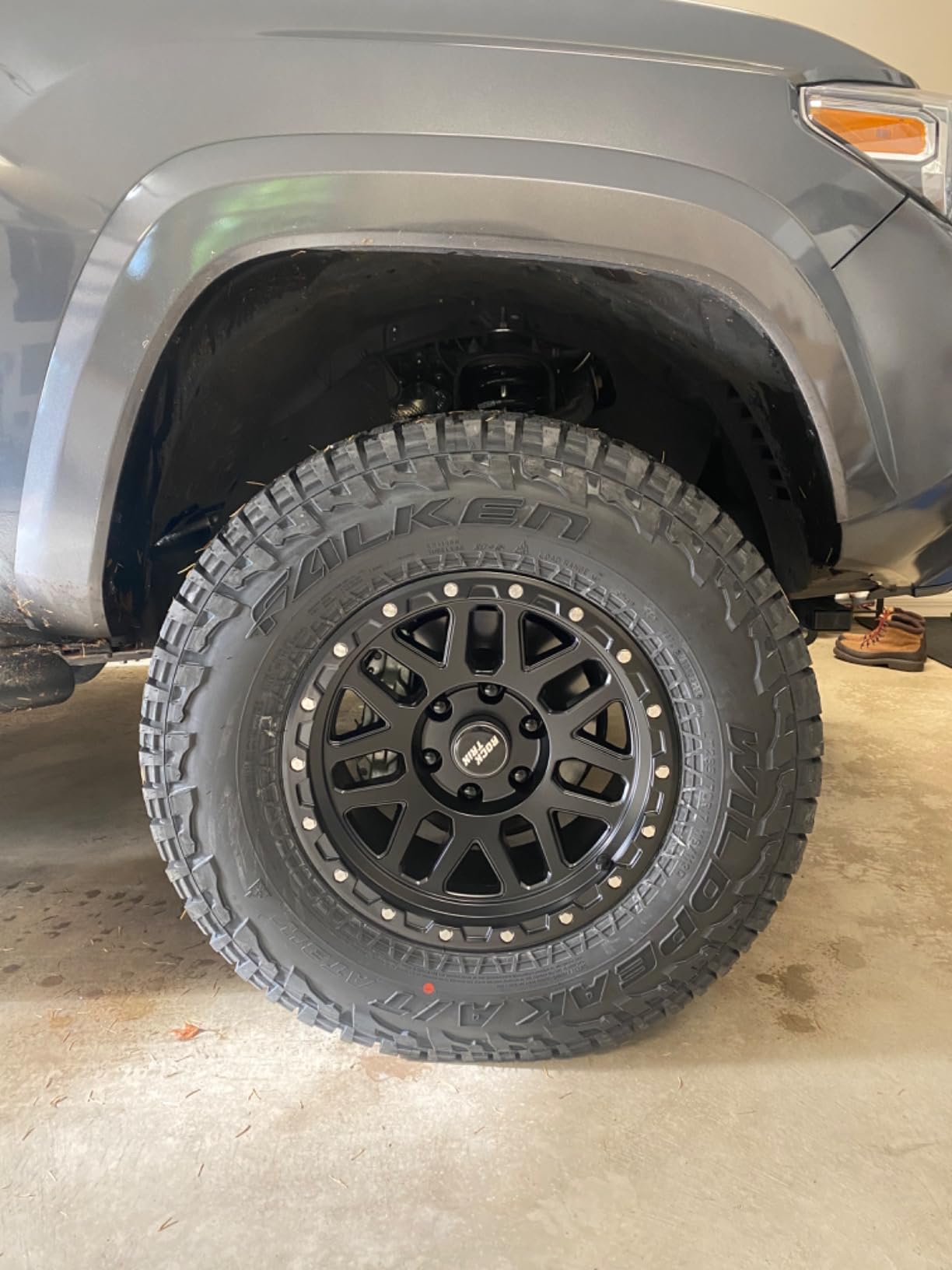 RockTrix RT110 20 Inch Wheel 20x9 6x139.7 6x5.5, 12mm Offset, 106.1mm Bore customer photo 2