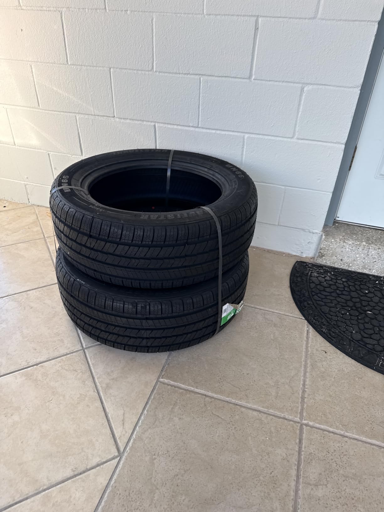 Set of 4 Travelstar UN66 235/60R18 103V High Performance CUV/SUV Tires customer photo 1