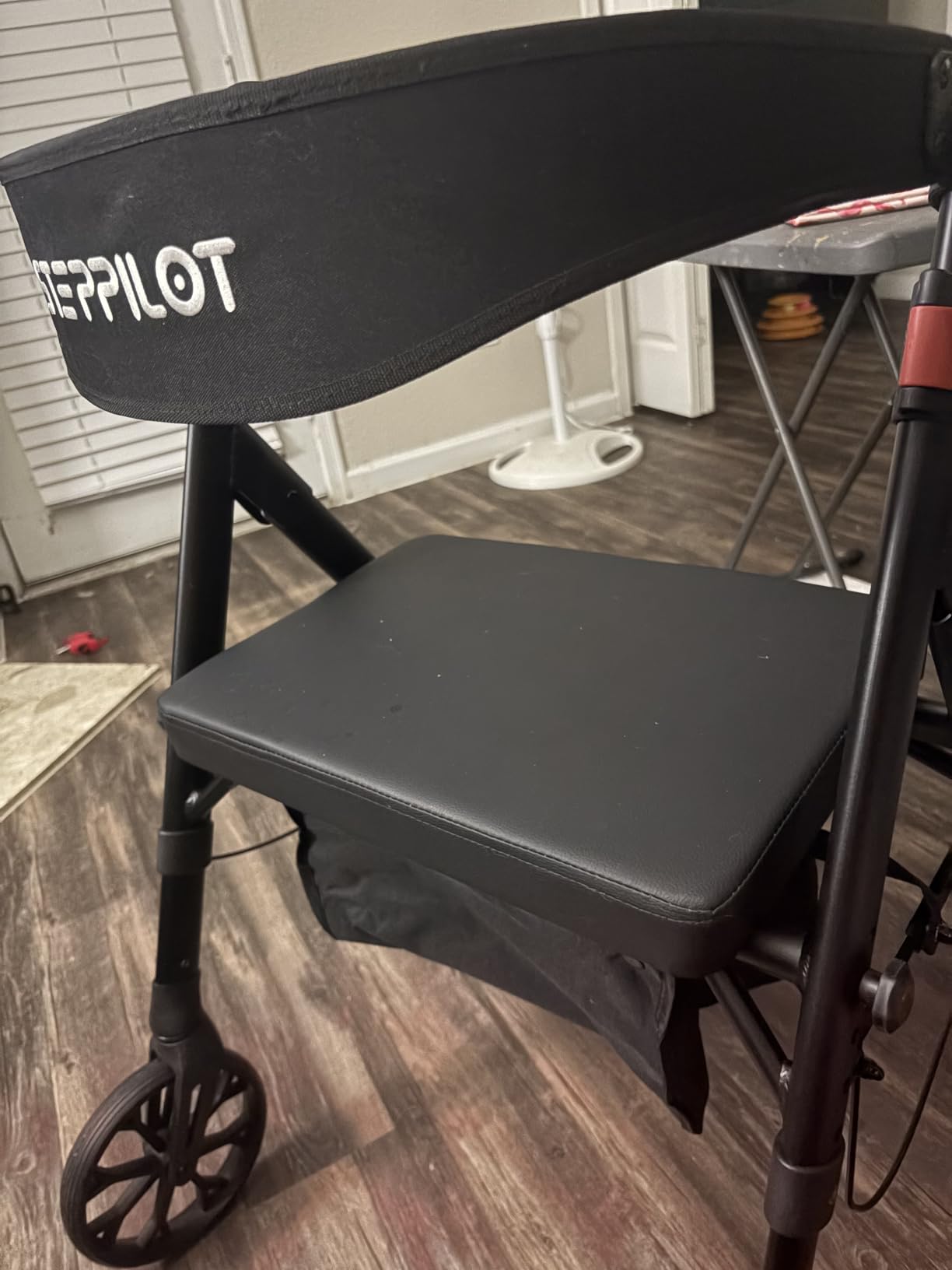 Bariatric Rollator Walkers for Seniors with Seat, 500 lb Capacity, 16.4 lb customer photo 2
