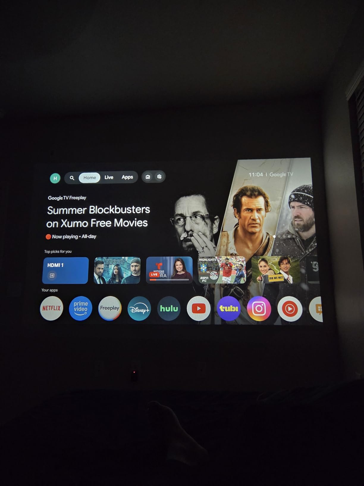 HAPPRUN 2500 ANSI Outdoor Projector with Official Google TV, 4K Decoding customer photo 1