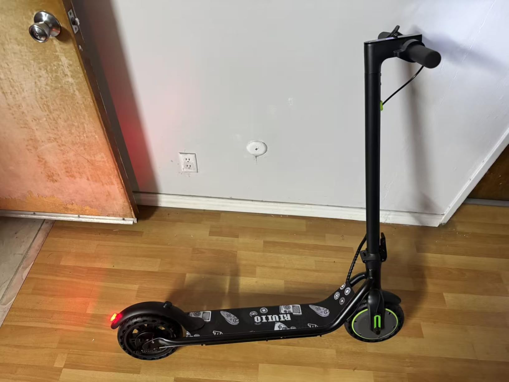 Electric Scooter for Adults, Teens & Big Kids, 350W-500W Motor, 10Mph-21 MPH & 10-28 Miles Max Range, 6.5 to 10 inch Tires, Portable Lightweight E-Scooter customer photo 1