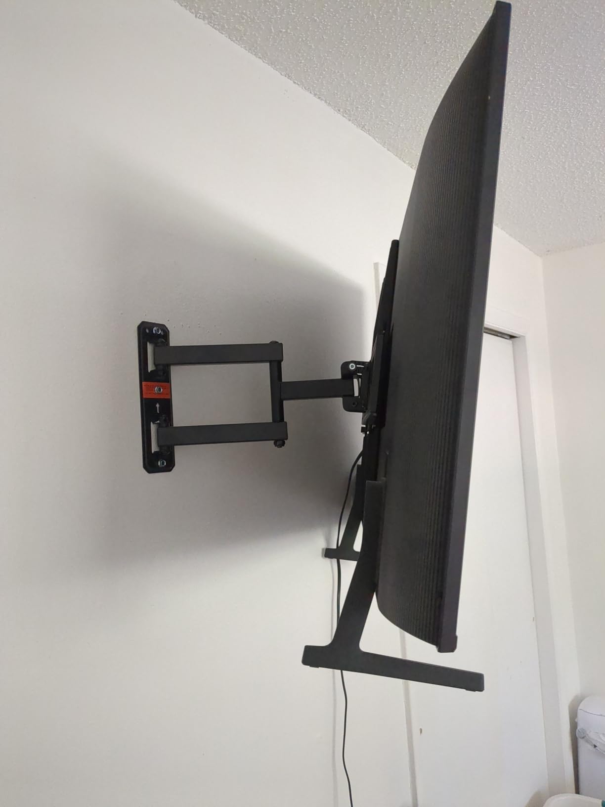 USX MOUNT Corner TV Wall Mount with 31.22
