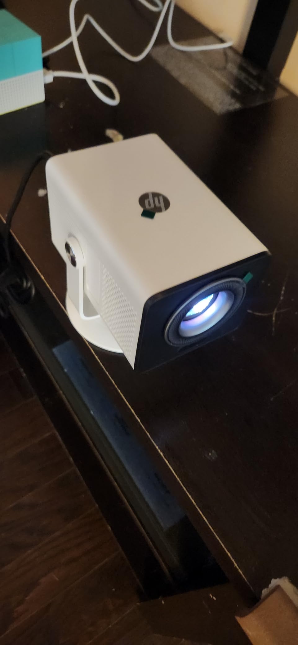 HP Projector Built-in Apps, USB-C Power Bank Compatible for Outdoor MC400 customer photo 1