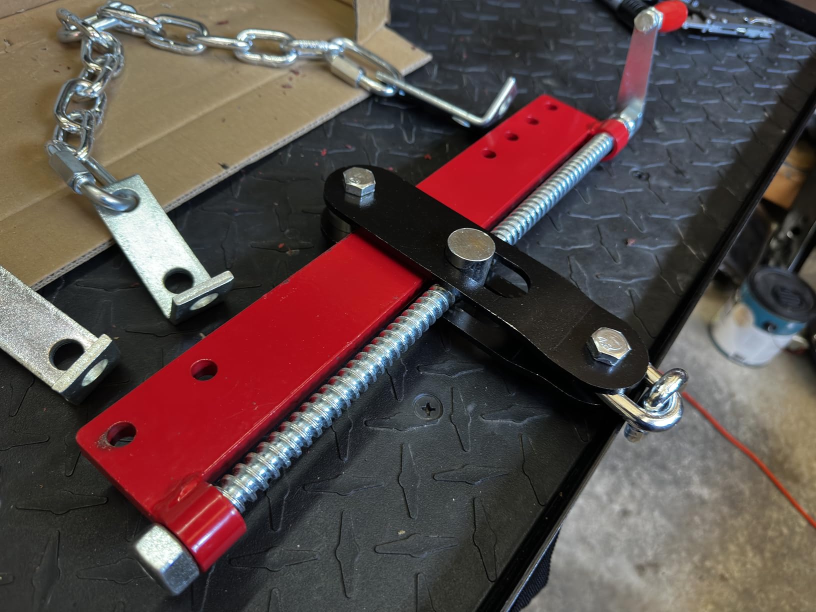 Garvee 2 Ton Engine Hoist, Hydraulic Cherry Picker Engine Crane, Red customer photo 1
